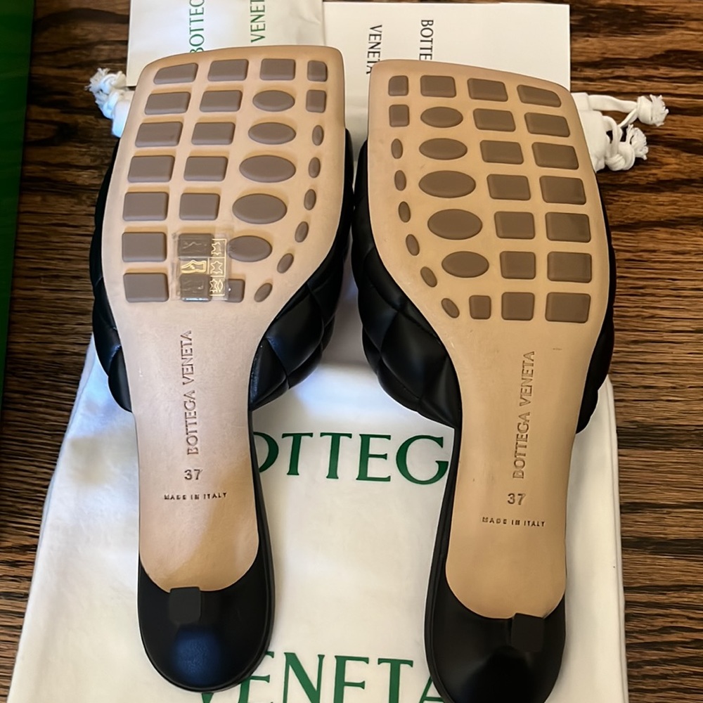 🖤 AUTHENTIC Bottega Veneta Padded Mule Sandals ( Kitten Heel) - Picture 5 of 16